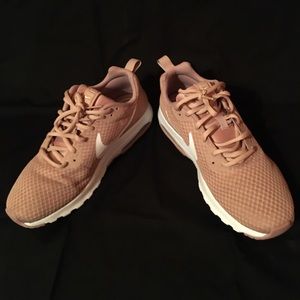 Women’s Nike Air Rose tennis shoes! US 10
